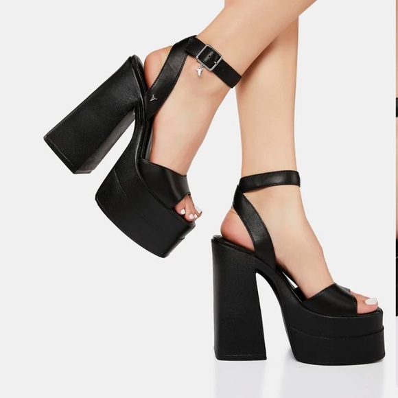 Windsor Smith Black Platform Sandals - Picture 1 of 14